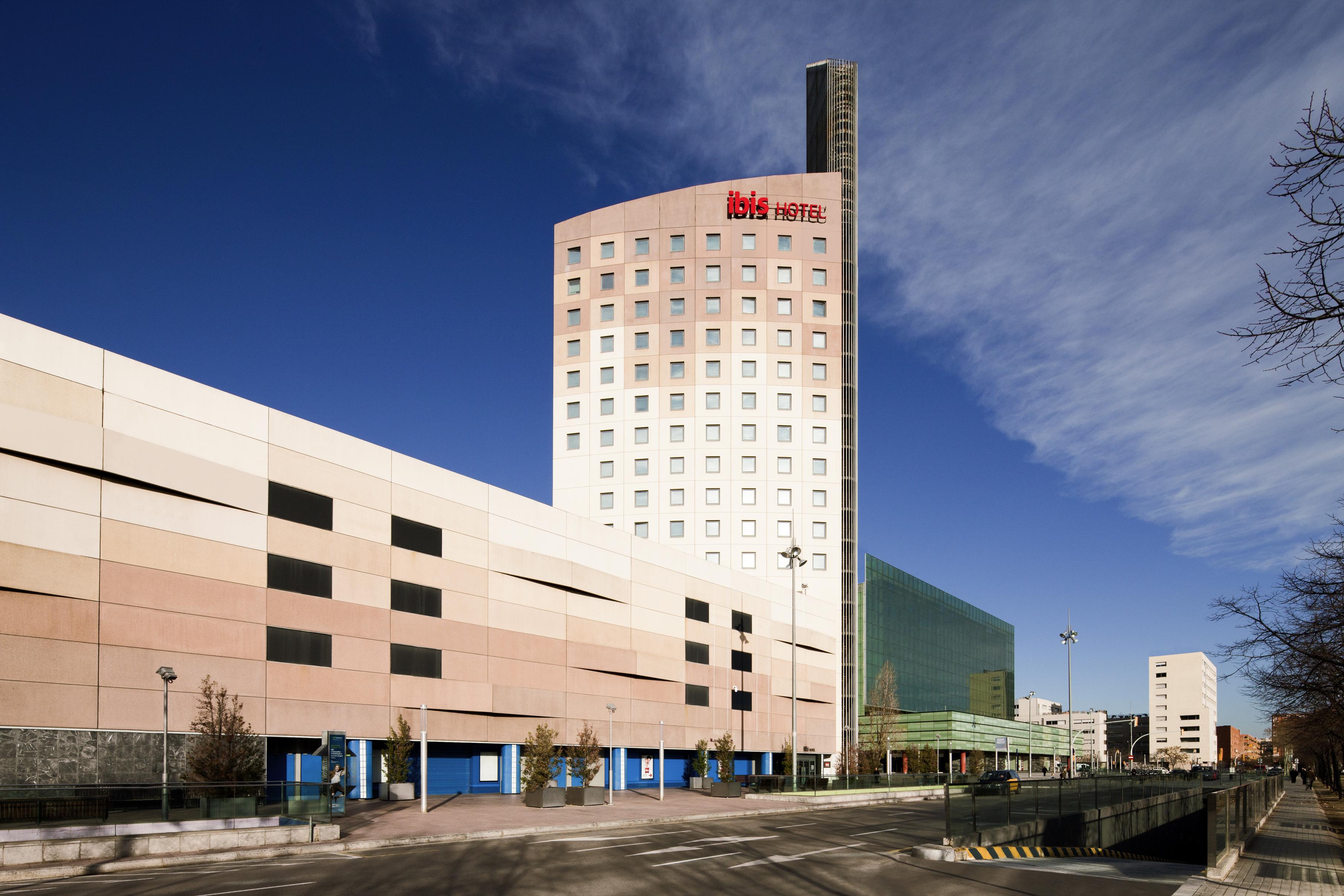 Ibis Barcelona Meridiana Esterno foto