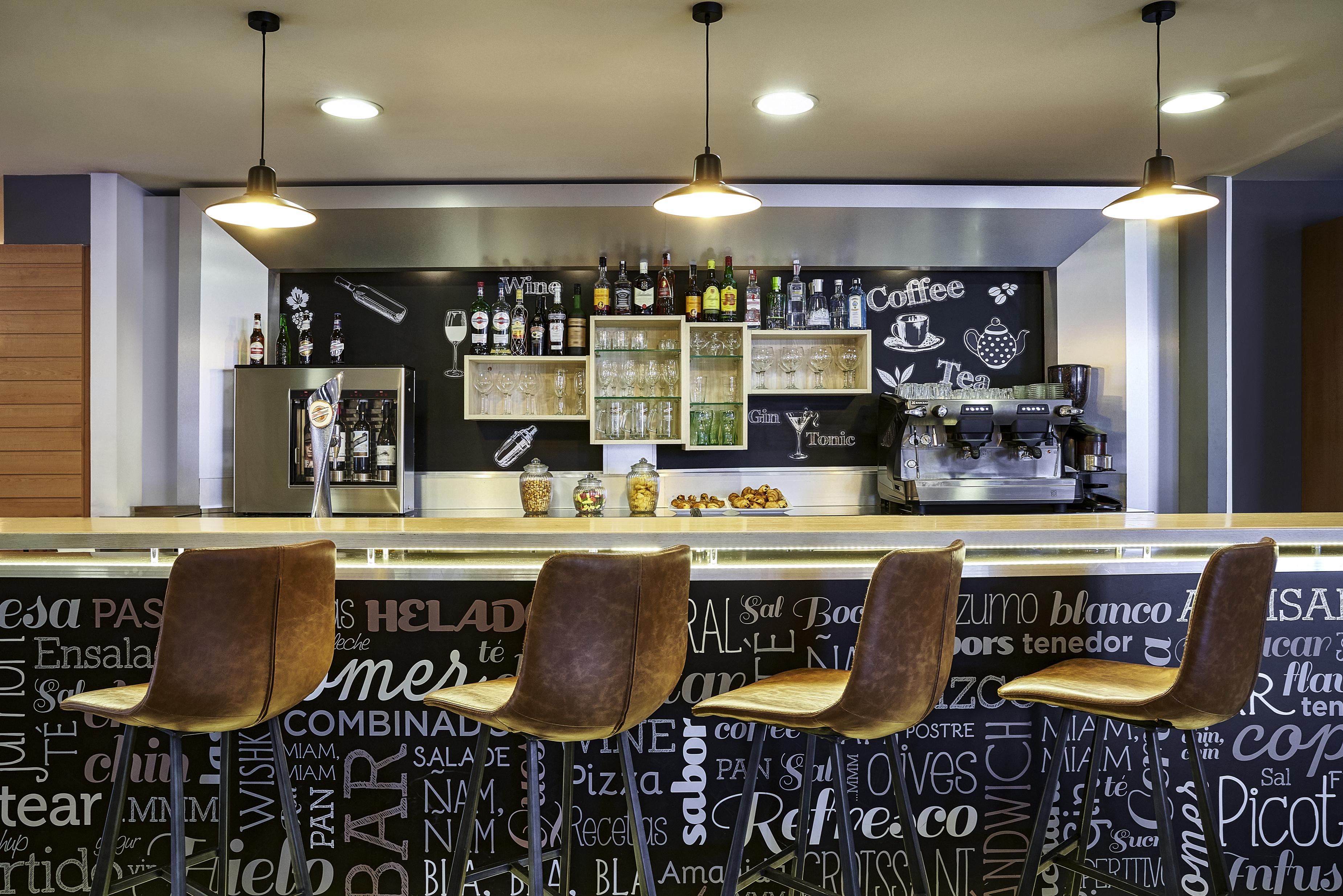 Ibis Barcelona Meridiana Esterno foto