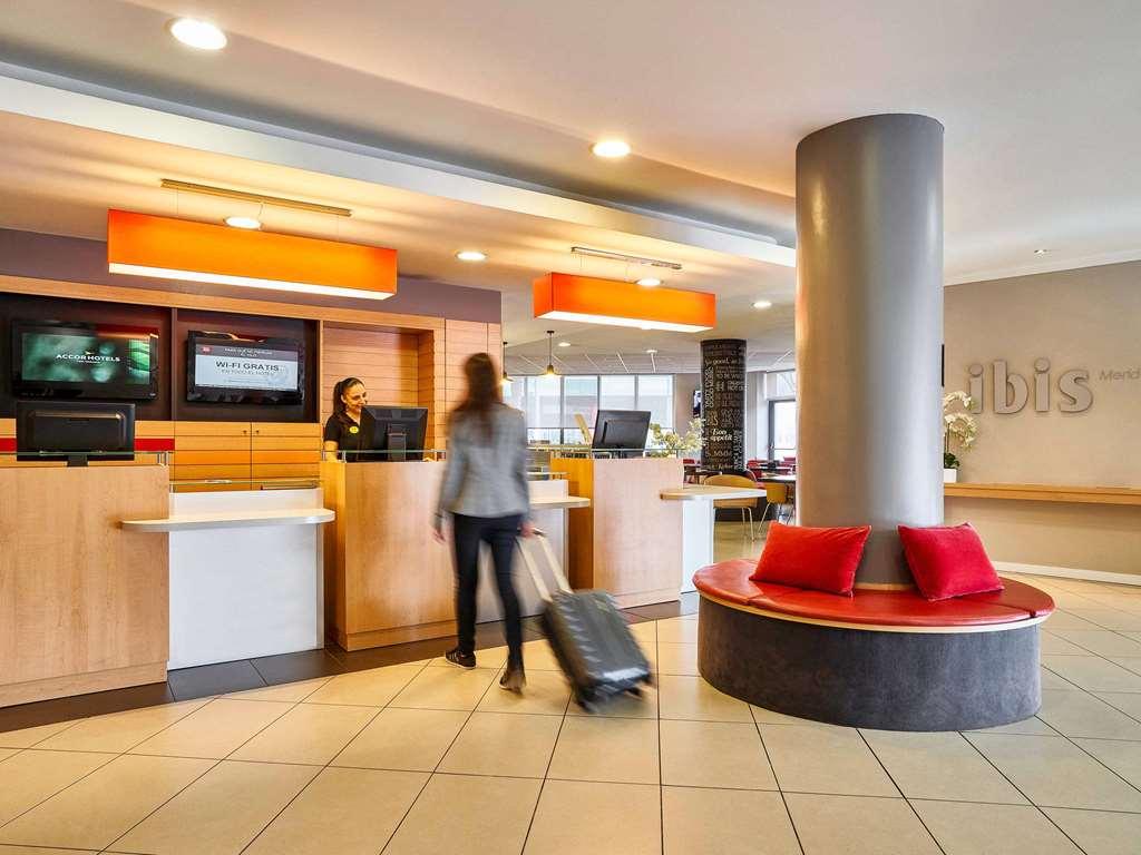 Ibis Barcelona Meridiana Esterno foto