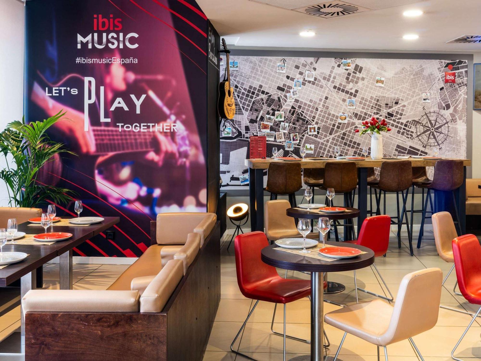 Ibis Barcelona Meridiana Esterno foto
