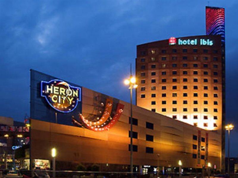 Ibis Barcelona Meridiana Esterno foto